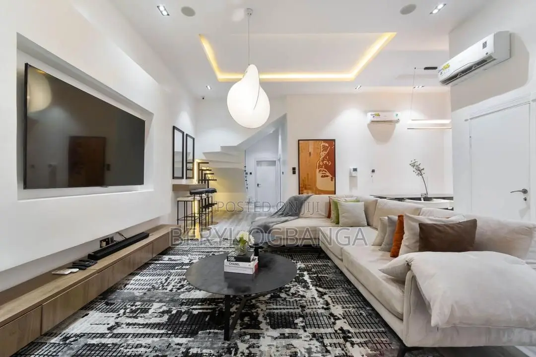 Furnished 4bdrm Duplex in Chevron for rent in Chevron