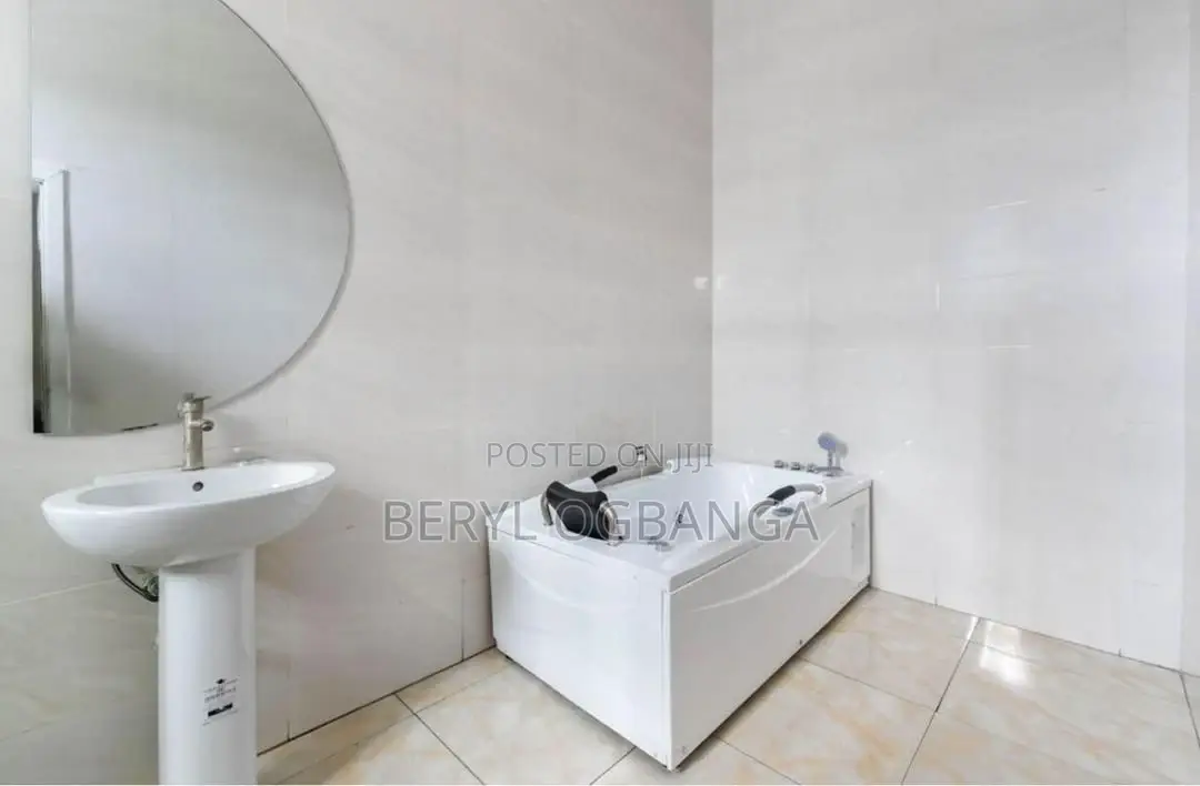 Furnished 4bdrm Duplex in Chevron for rent in Chevron