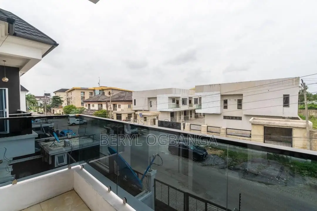 Furnished 4bdrm Duplex in Chevron for rent in Chevron