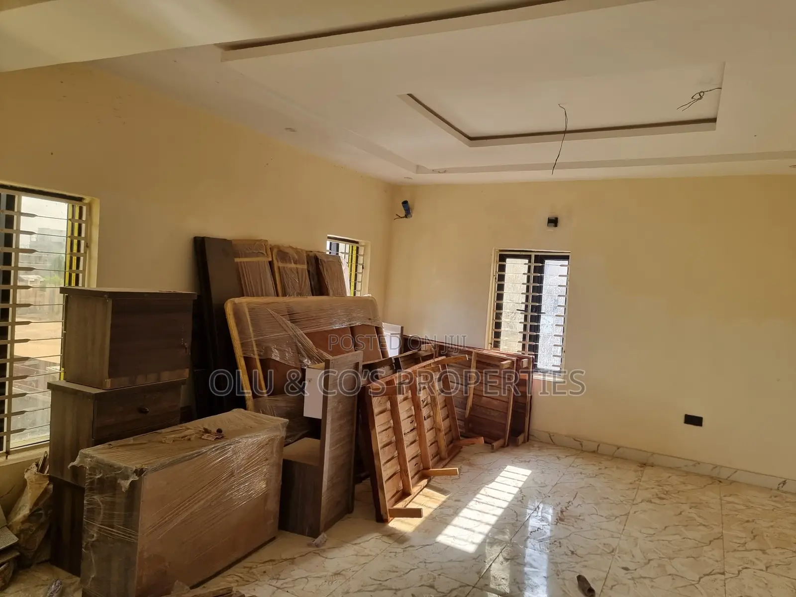 4bdrm Duplex in An Estate In Lugbe for rent in Lugbe District