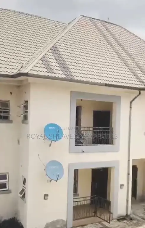 2bdrm Block of Flats in Obio-Akpor for sale in Obio-Akpor