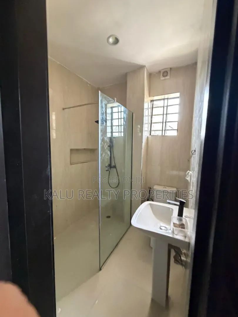 3bdrm Duplex in Ologolo for sale in Ologolo