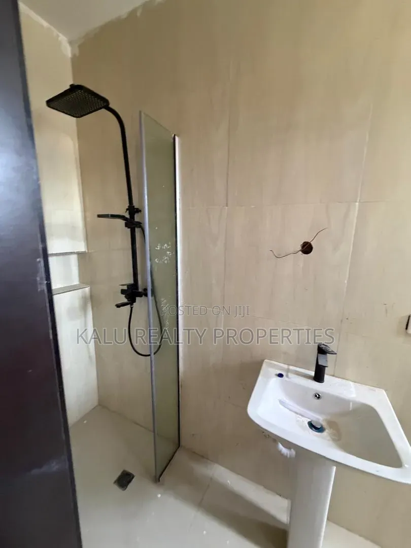 3bdrm Duplex in Ologolo for sale in Ologolo
