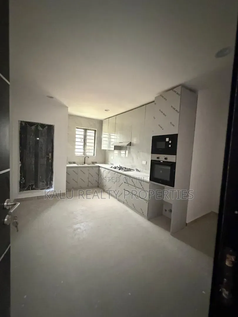 3bdrm Duplex in Ologolo for sale in Ologolo