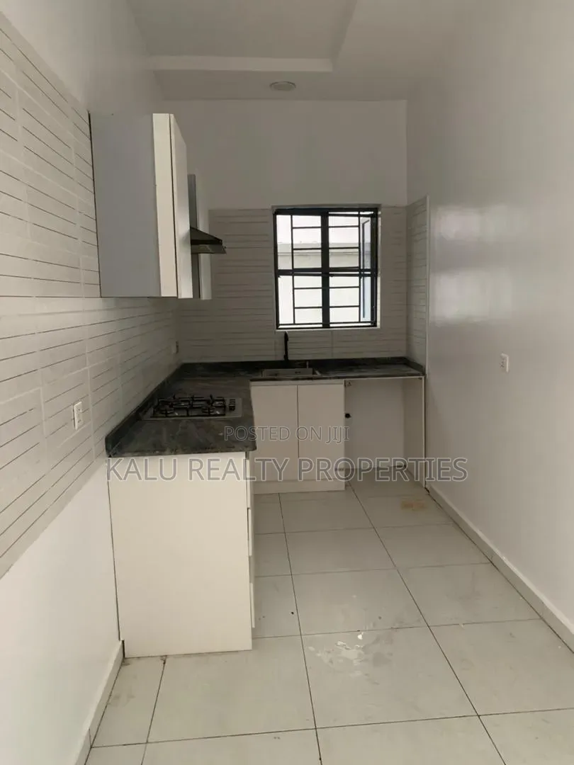 2bdrm Apartment in Oral Estate, Lekki Phase 2 for rent in Lekki Phase 2