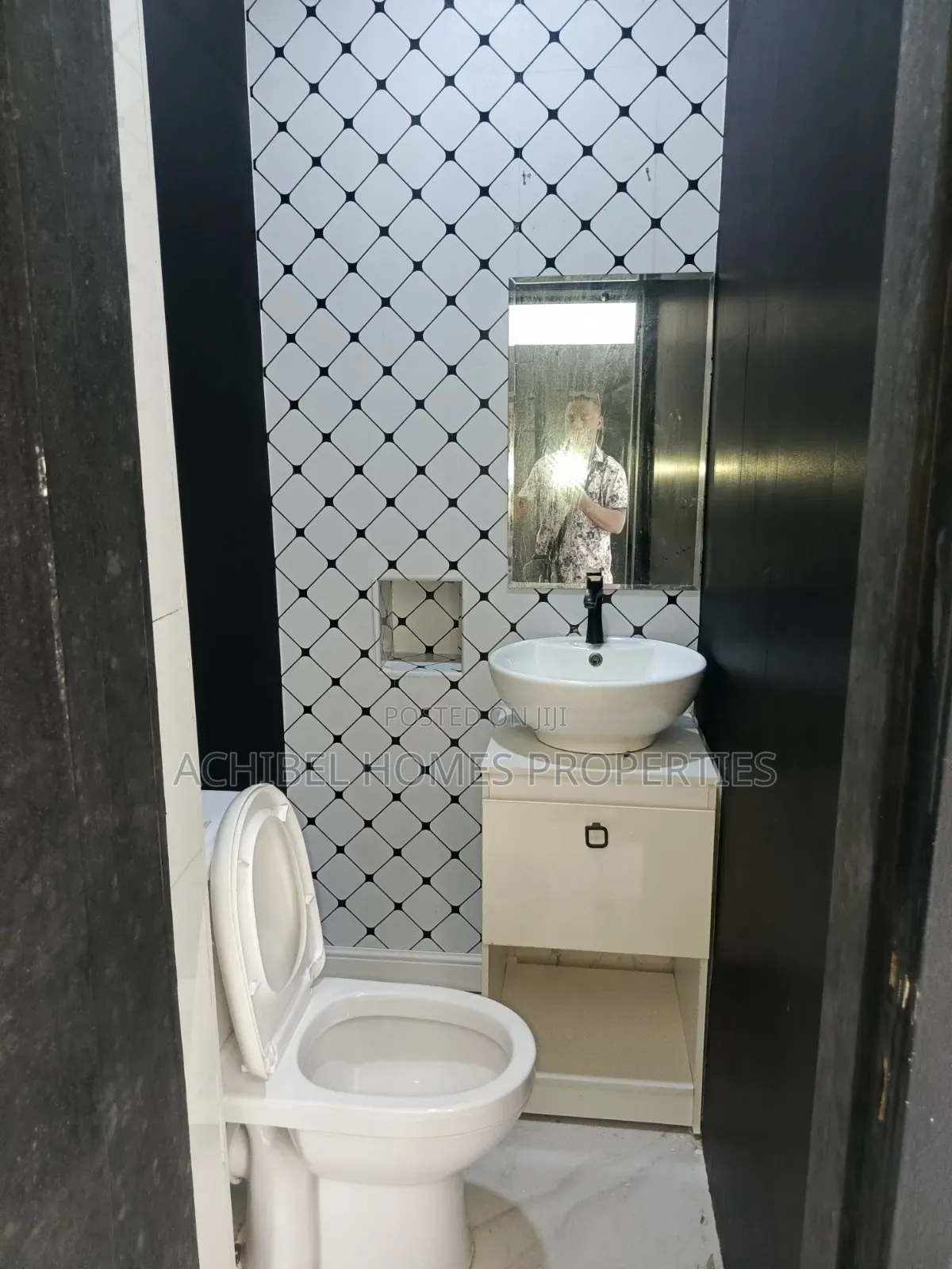 Mini Flat in Off Bourdillon for rent in Bourdillon
