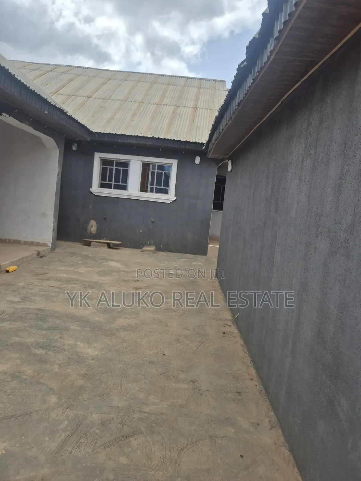 7bdrm Block of Flats in Egbejila Estate, Ilorin West for sale in Ilorin West