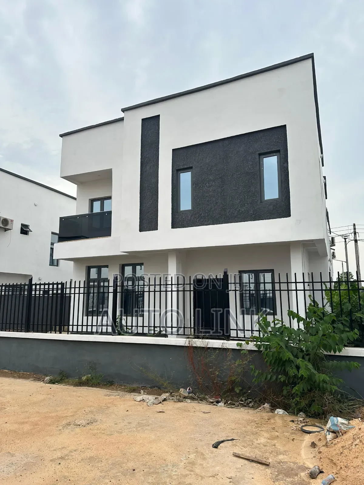 5bdrm Duplex in Enugu for sale in Enugu