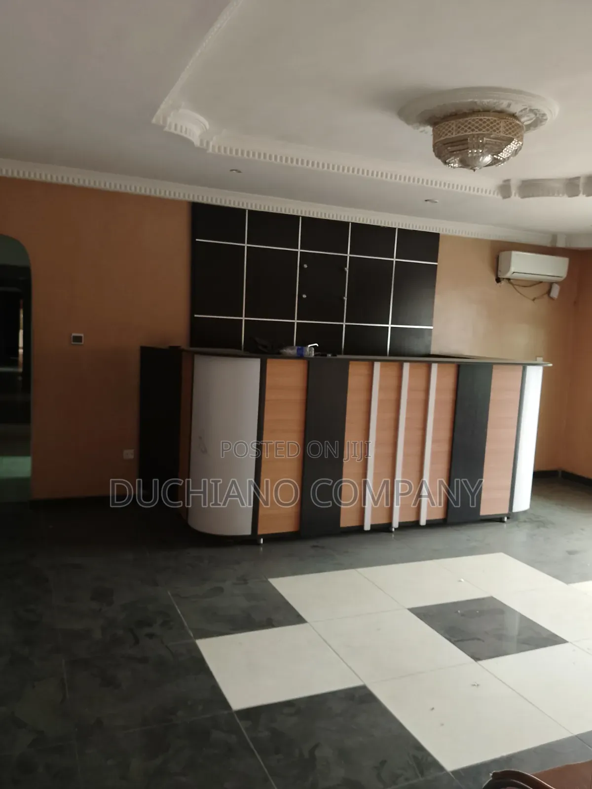 Ikeja: 27 Rooms Hotel for Lease in Adeniyi Jones