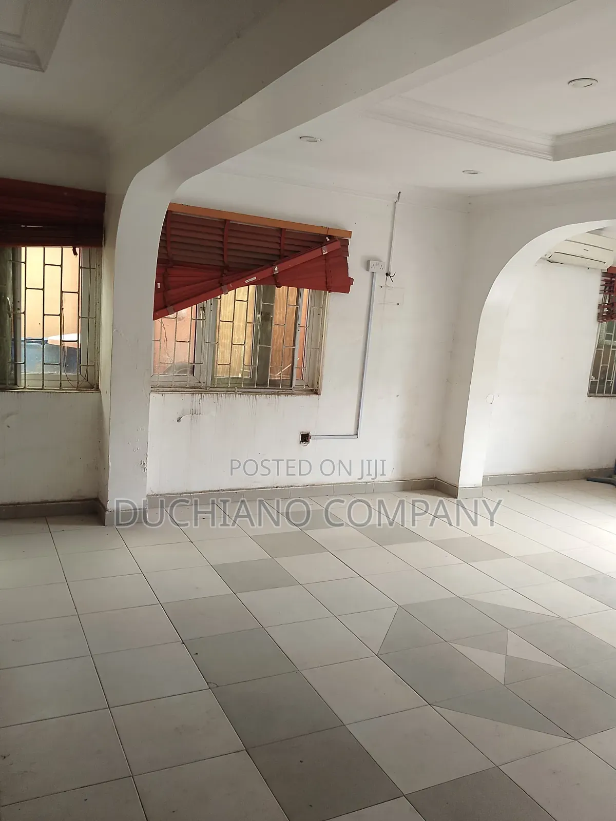 Ikeja: 27 Rooms Hotel for Lease in Adeniyi Jones