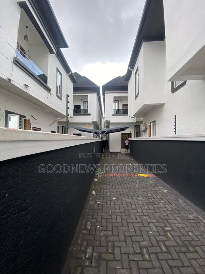 4bdrm Duplex in Oba Avenue, Lekki, Ikota for sale in Ikota
