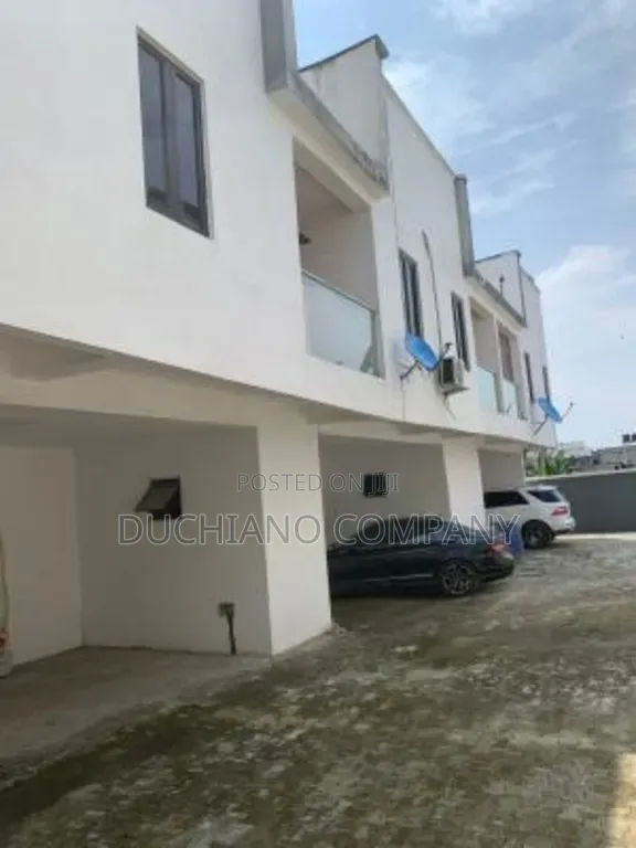 4bdrm Townhouse/Terrace in Atlantic Nominees, Off Lekki-Epe Expressway in Off Lekki-Epe Expressway
