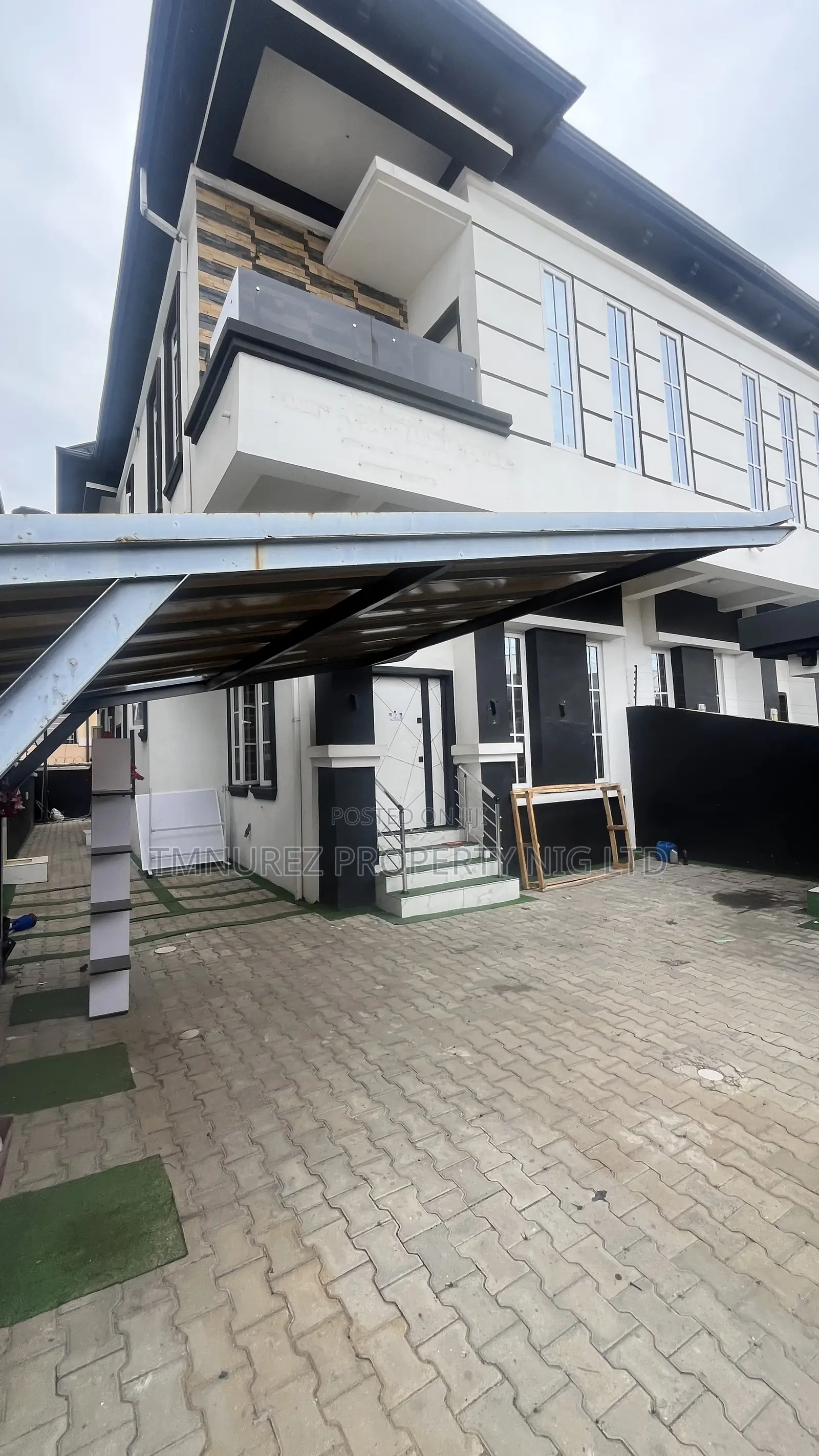 4bdrm Duplex in Ikota Estate for rent in Ikota