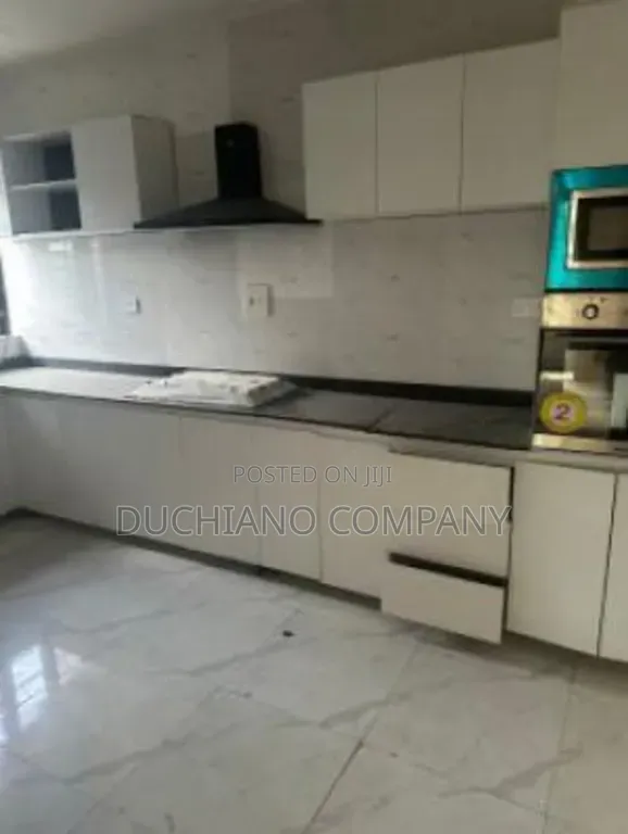 4bdrm Townhouse/Terrace in Atlantic Nominees, Off Lekki-Epe Expressway in Off Lekki-Epe Expressway