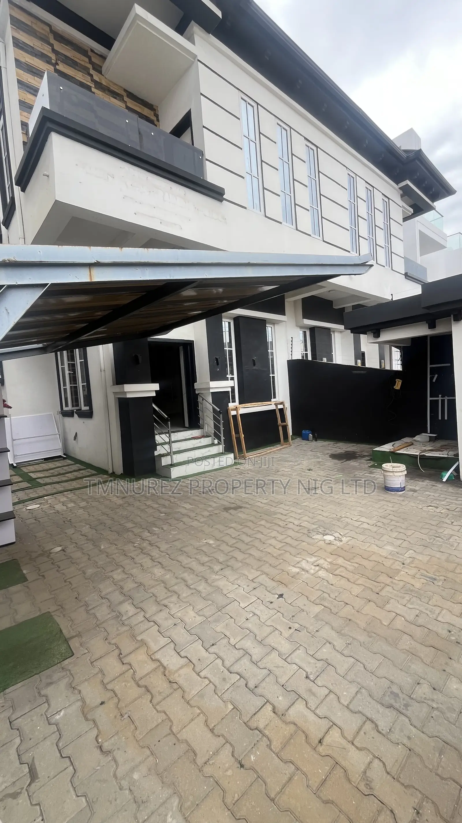 4bdrm Duplex in Ikota Estate for rent in Ikota