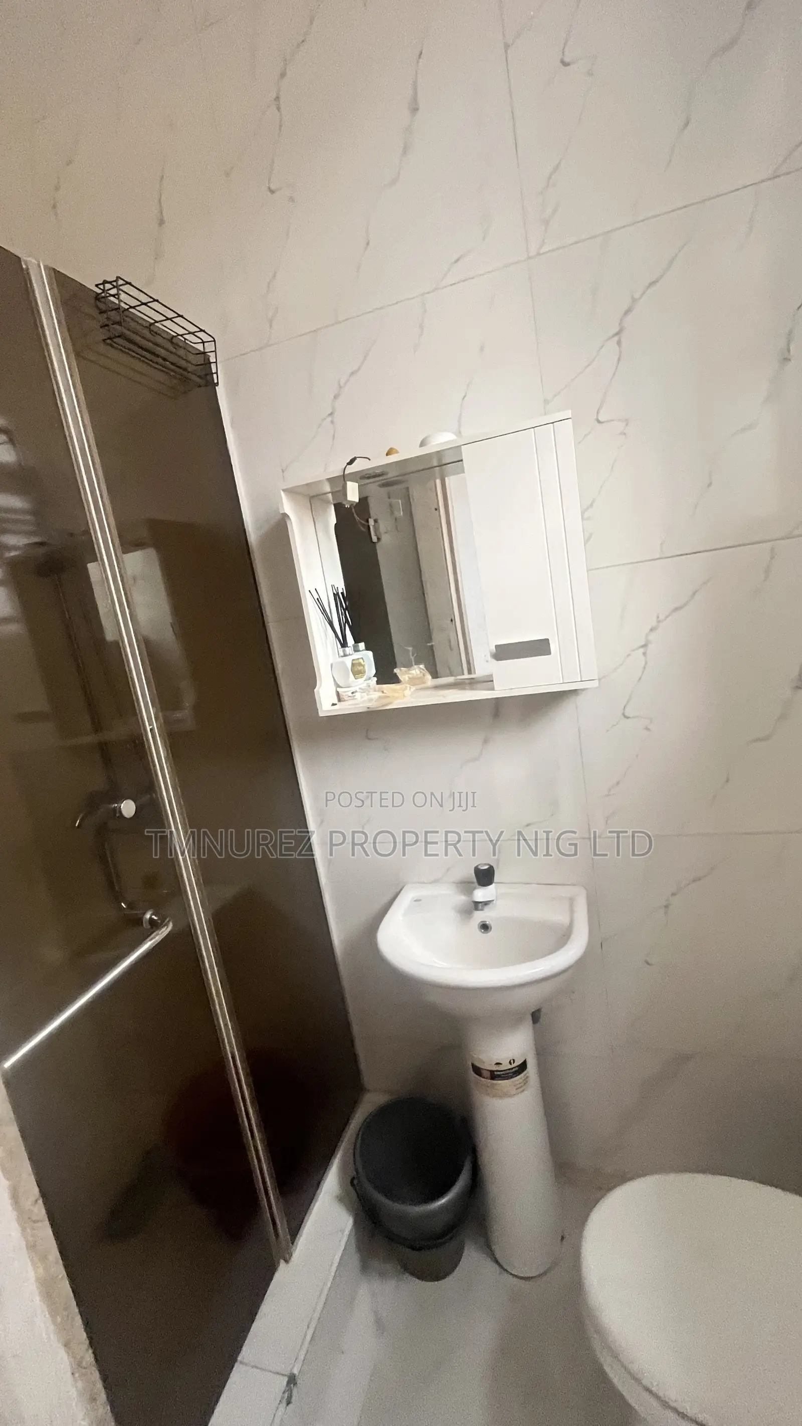 4bdrm Duplex in Ikota Estate for rent in Ikota