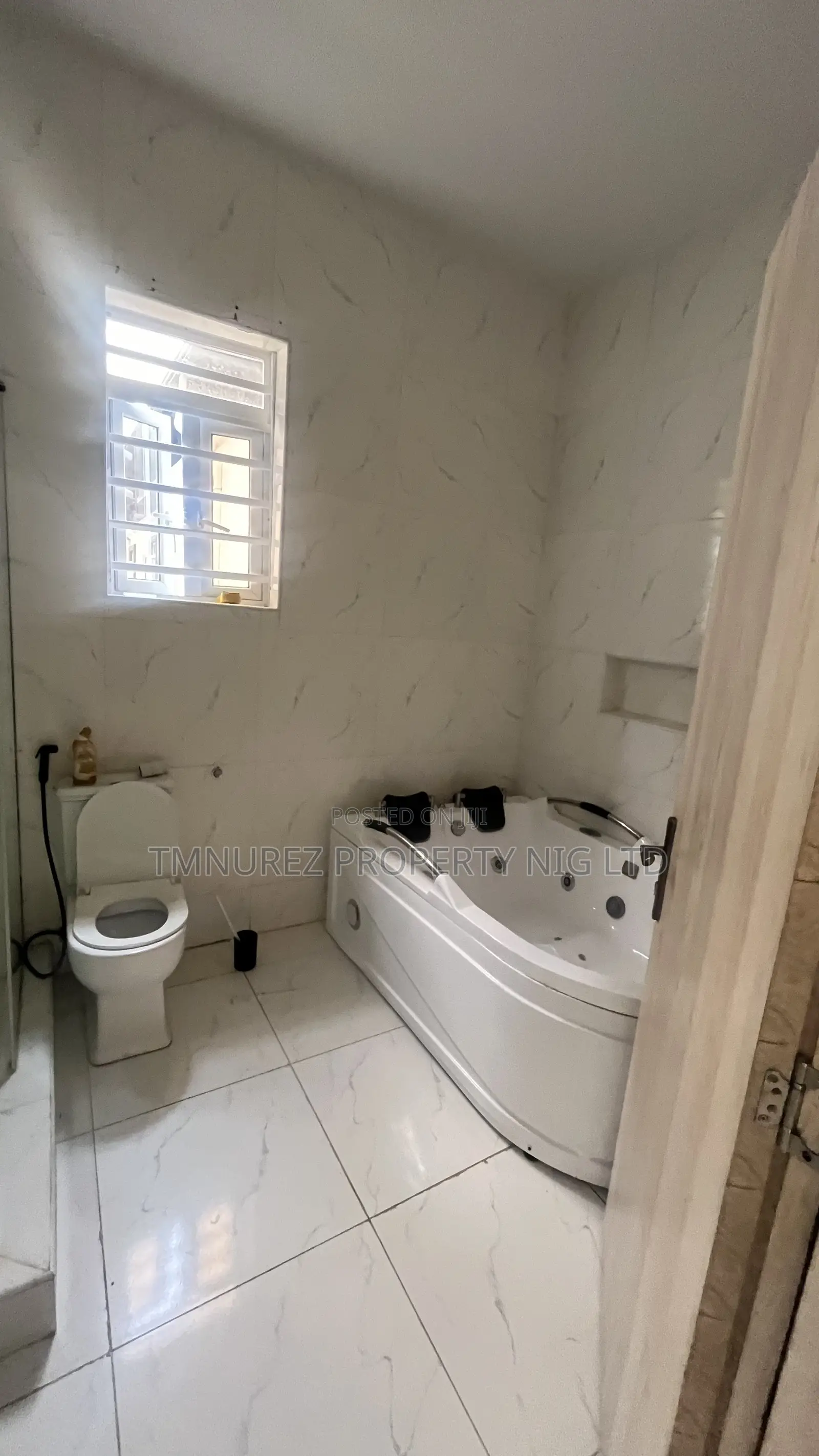 4bdrm Duplex in Ikota Estate for rent in Ikota