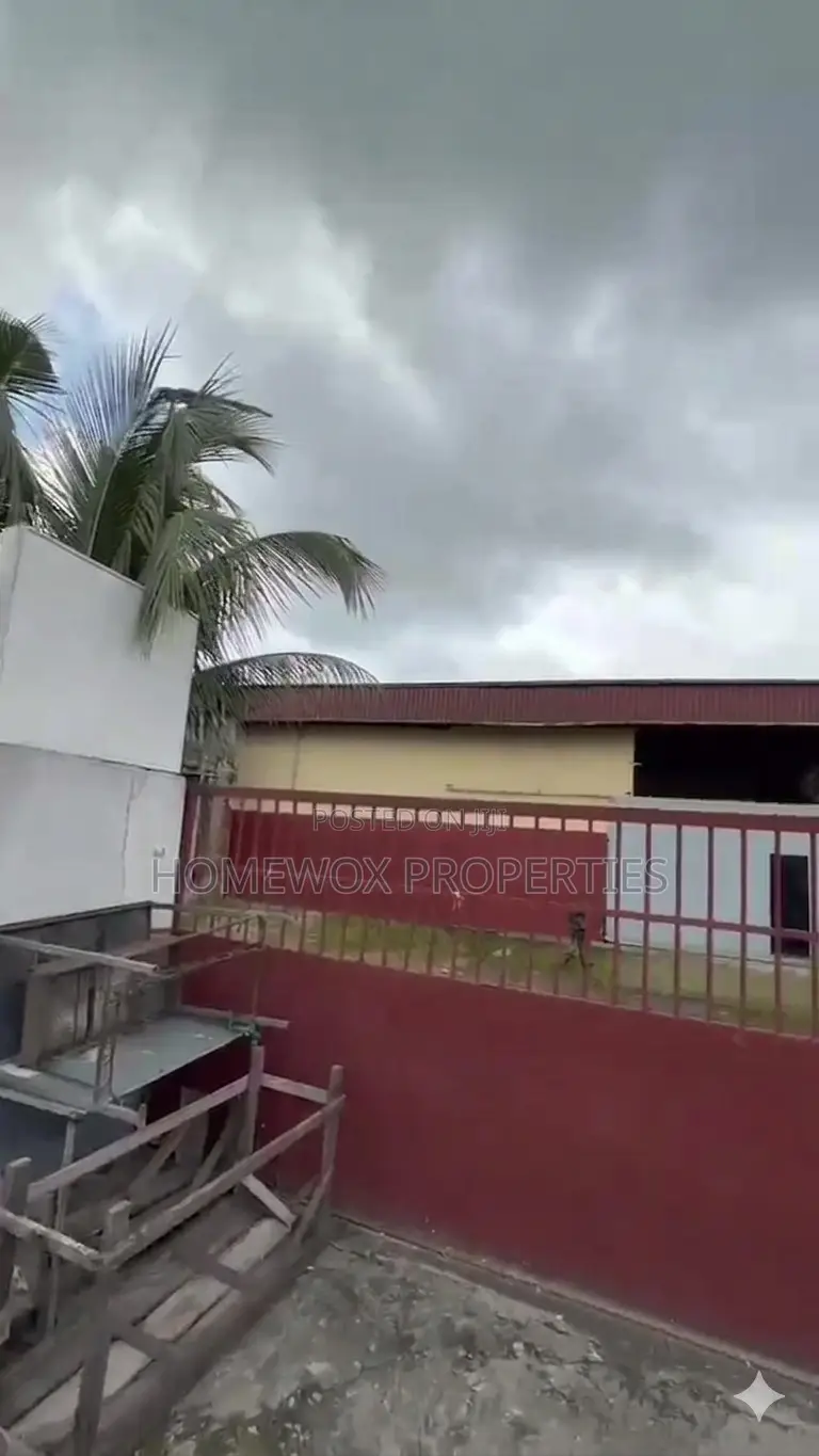2.8m Plots of Warehouse Available in Port Harcourt Gra in Aba Expressway
