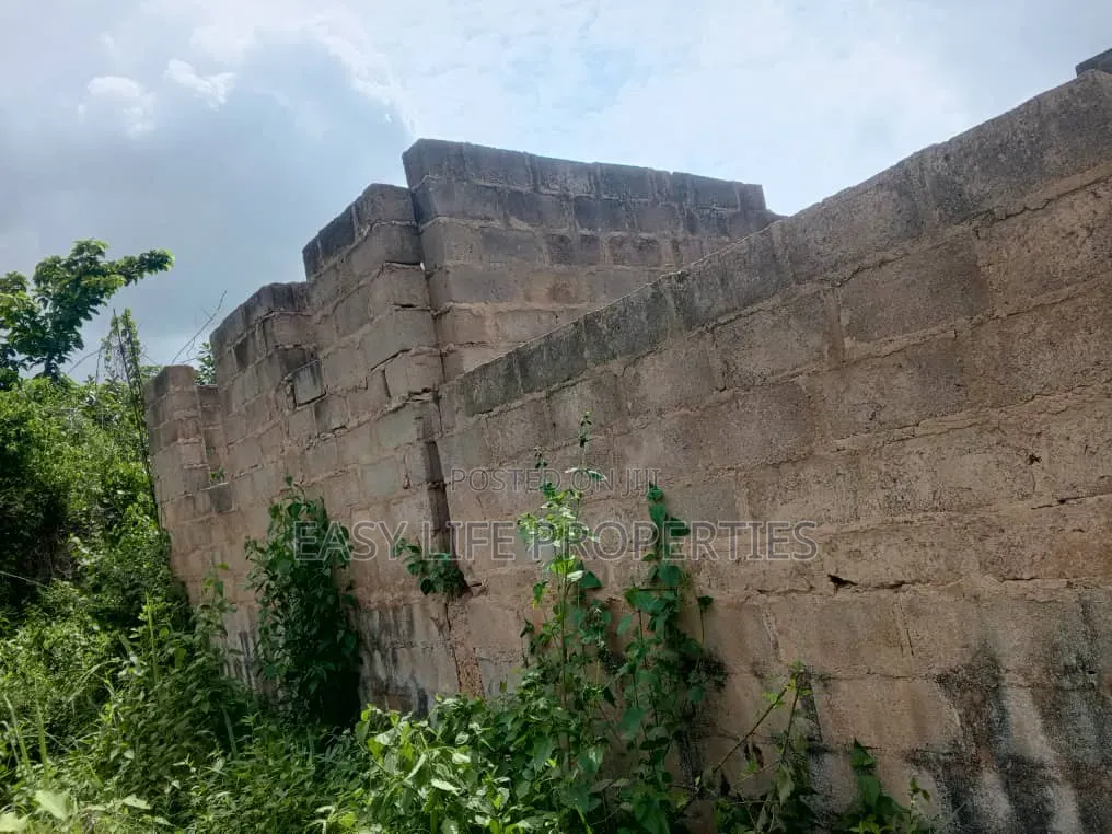 4bdrm Bungalow in Alafia, Alakia for sale in Alakia