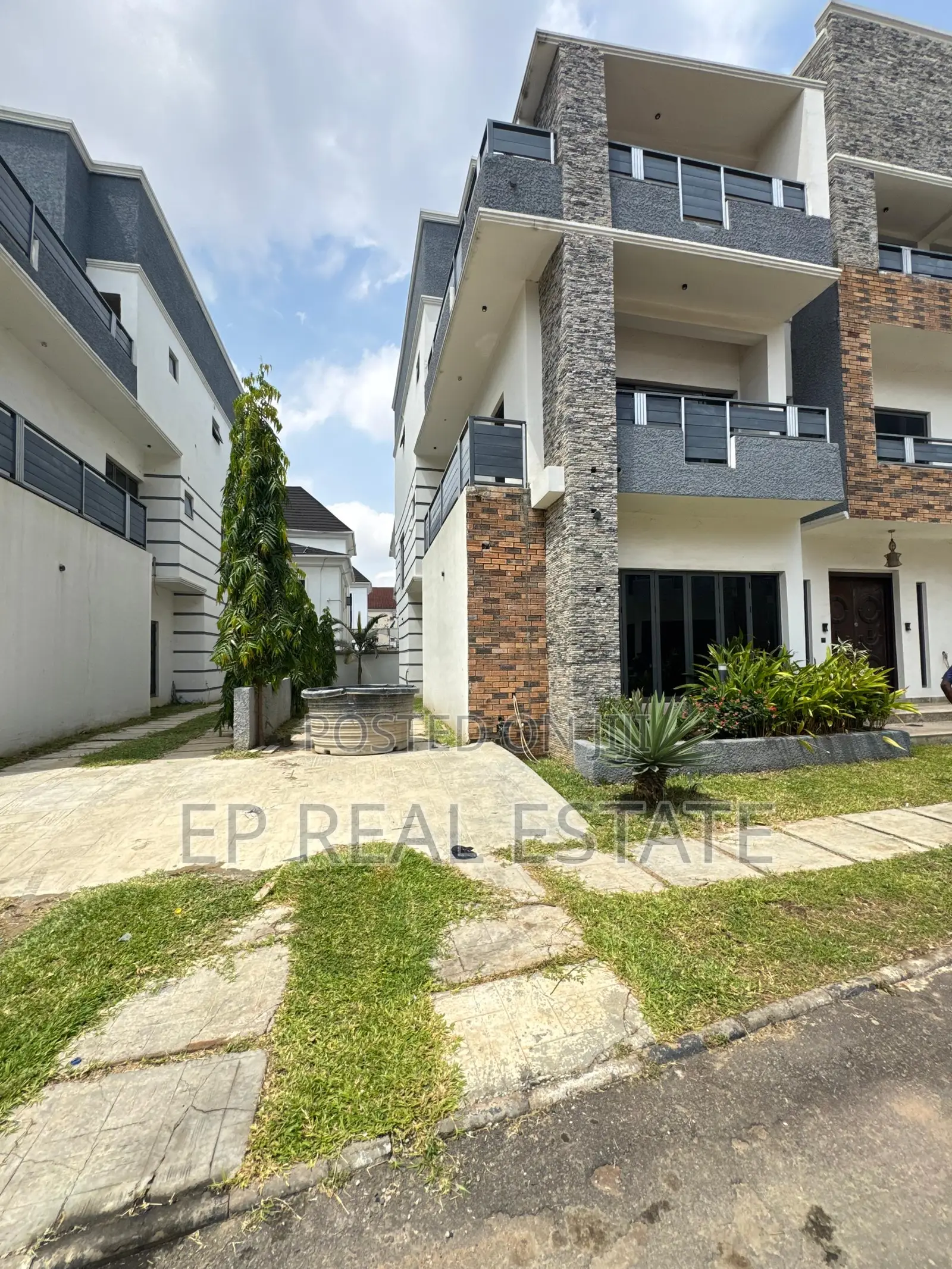 5bdrm Duplex in Katampe Extension for sale in Katampe Extension