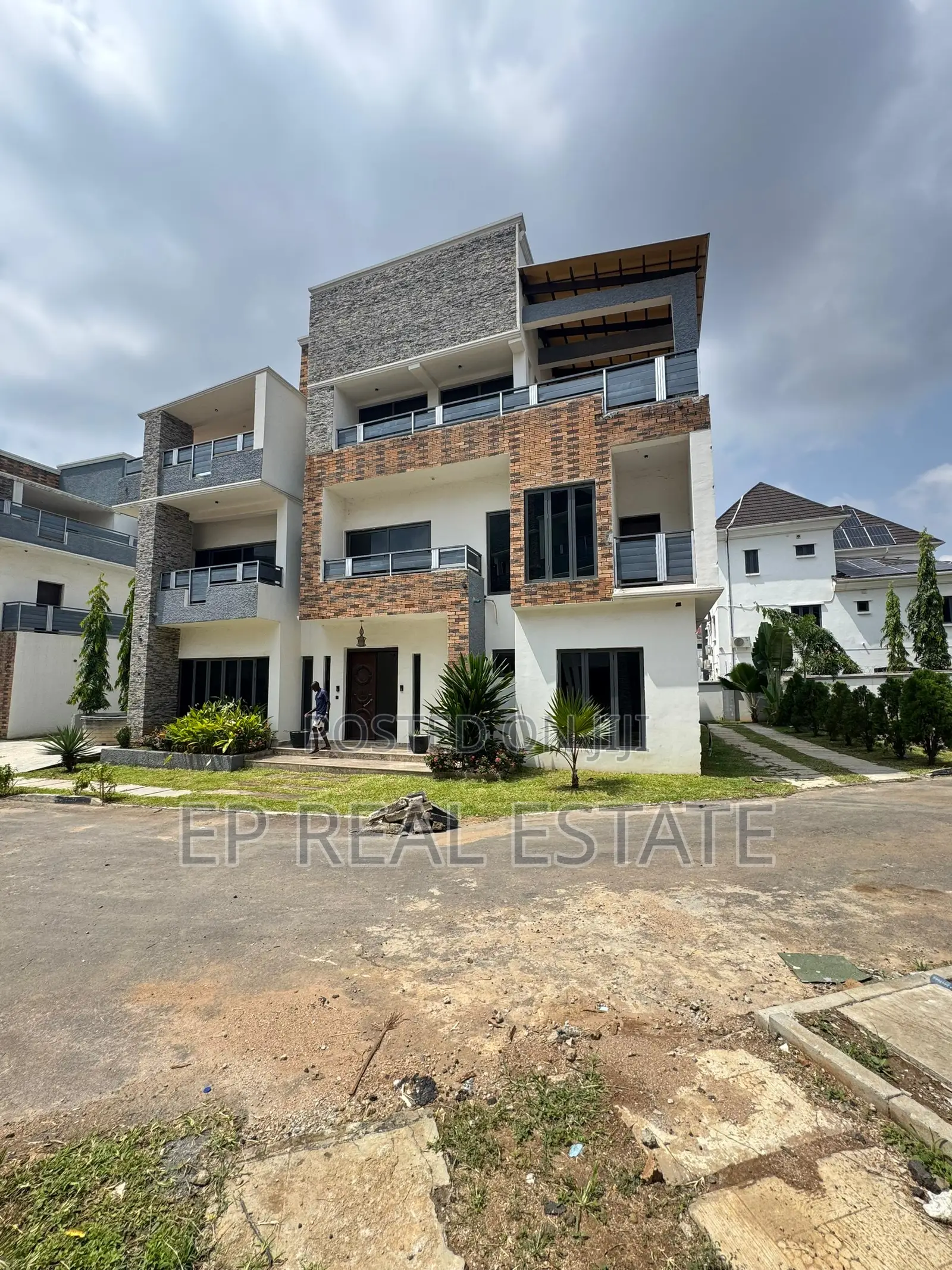 5bdrm Duplex in Katampe Extension for sale in Katampe Extension