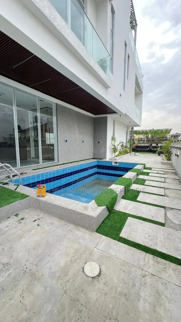 5bdrm Duplex in Osapa London for sale in Osapa london