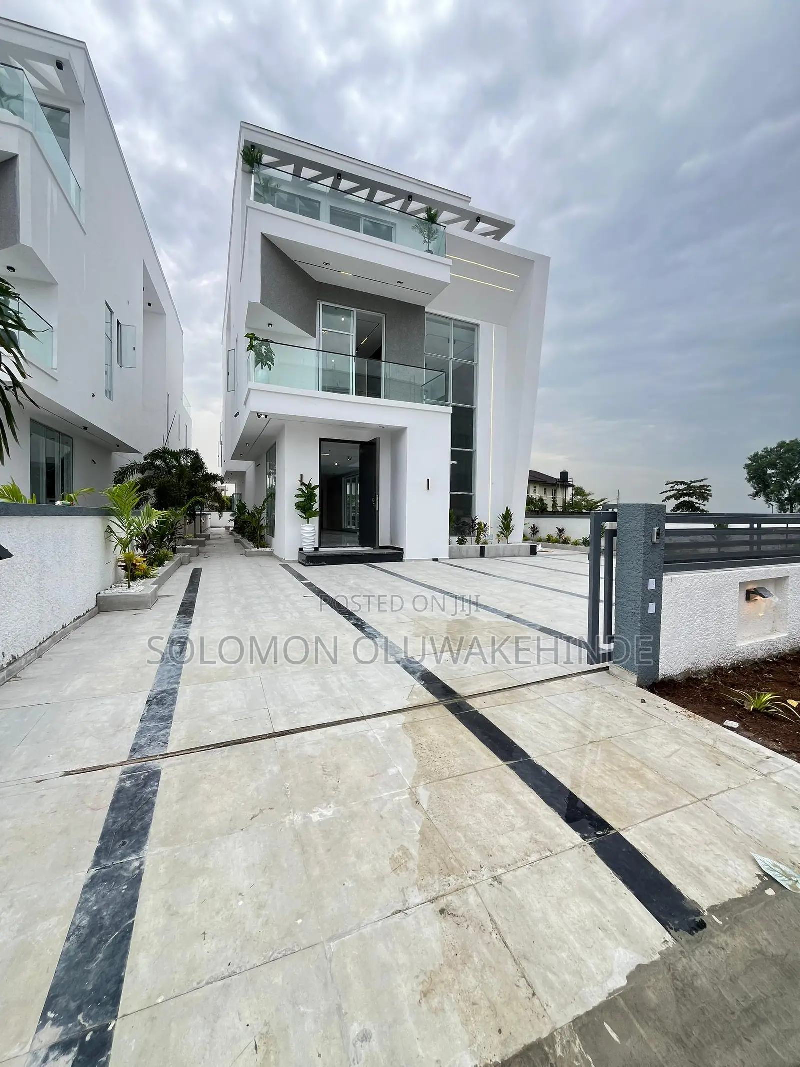 5bdrm Duplex in Osapa London for sale in Osapa london