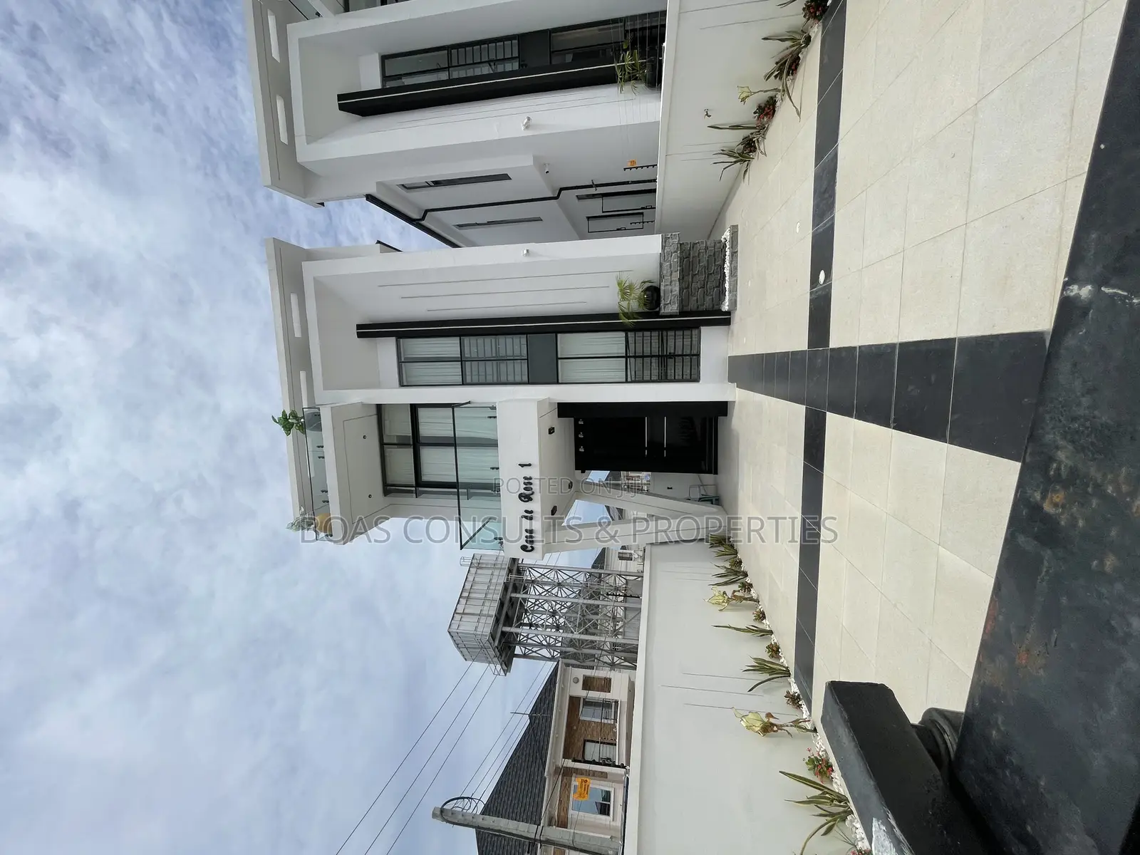 4bdrm Duplex in Ikota for sale in Ikota