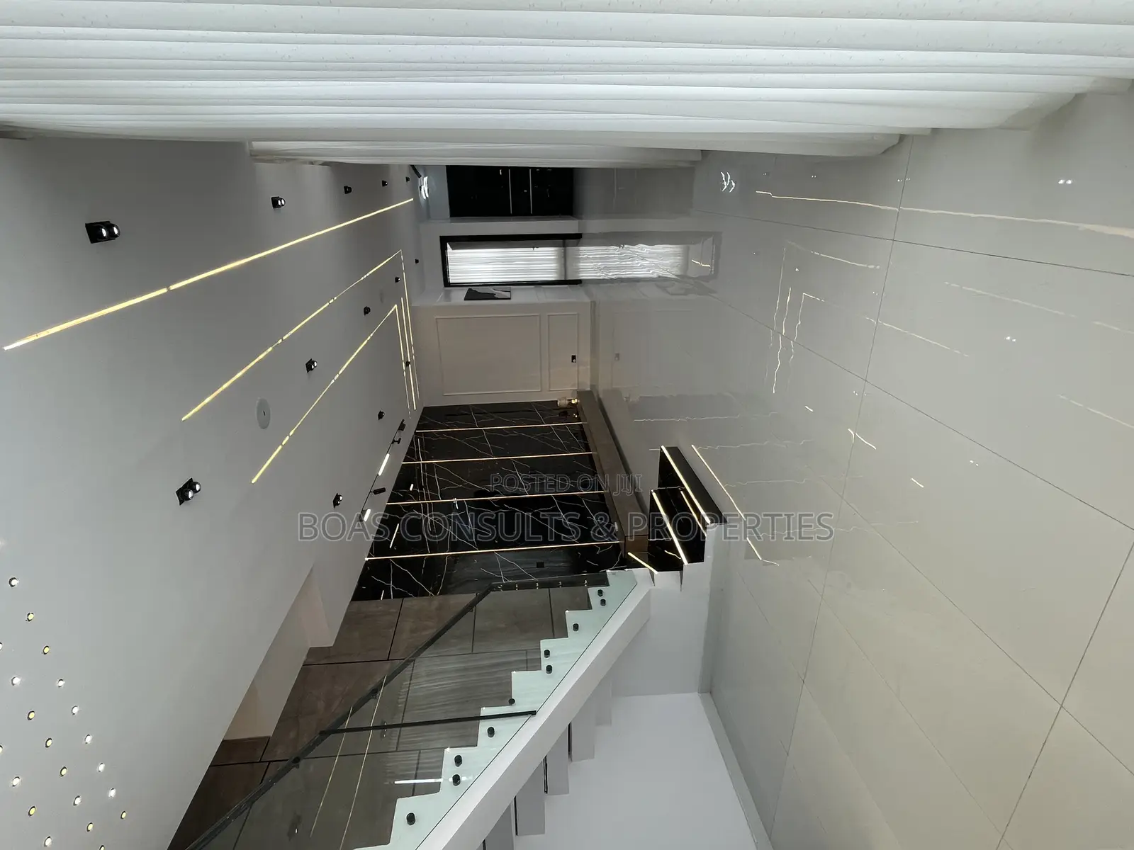 4bdrm Duplex in Ikota for sale in Ikota