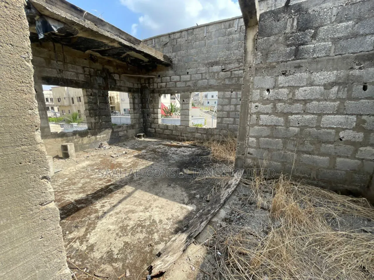 5bdrm Duplex in Nut Estate, FHA for sale in FHA