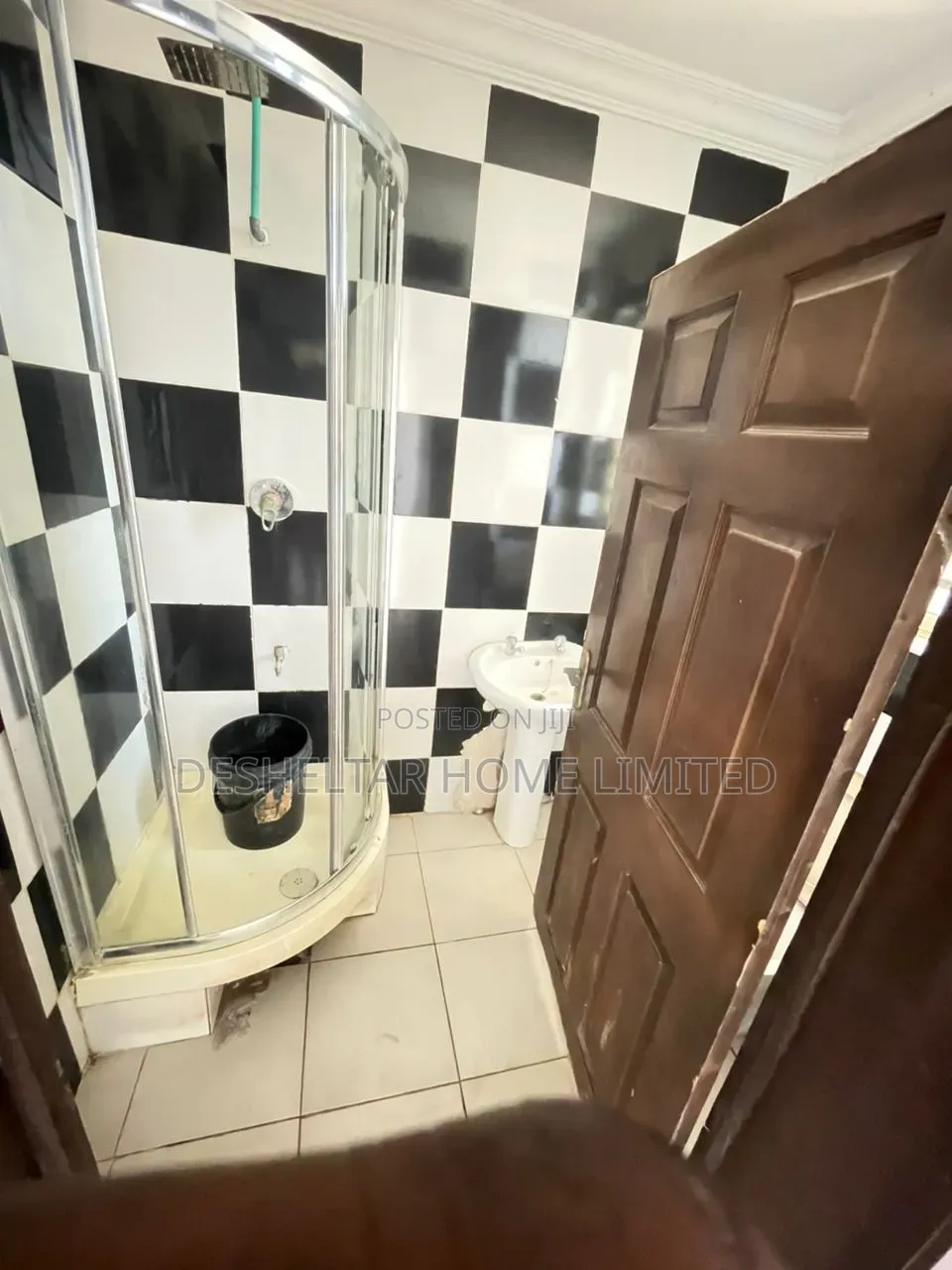 3bdrm Shared Apartment in Southern View Estate, Chevron for rent in Chevron