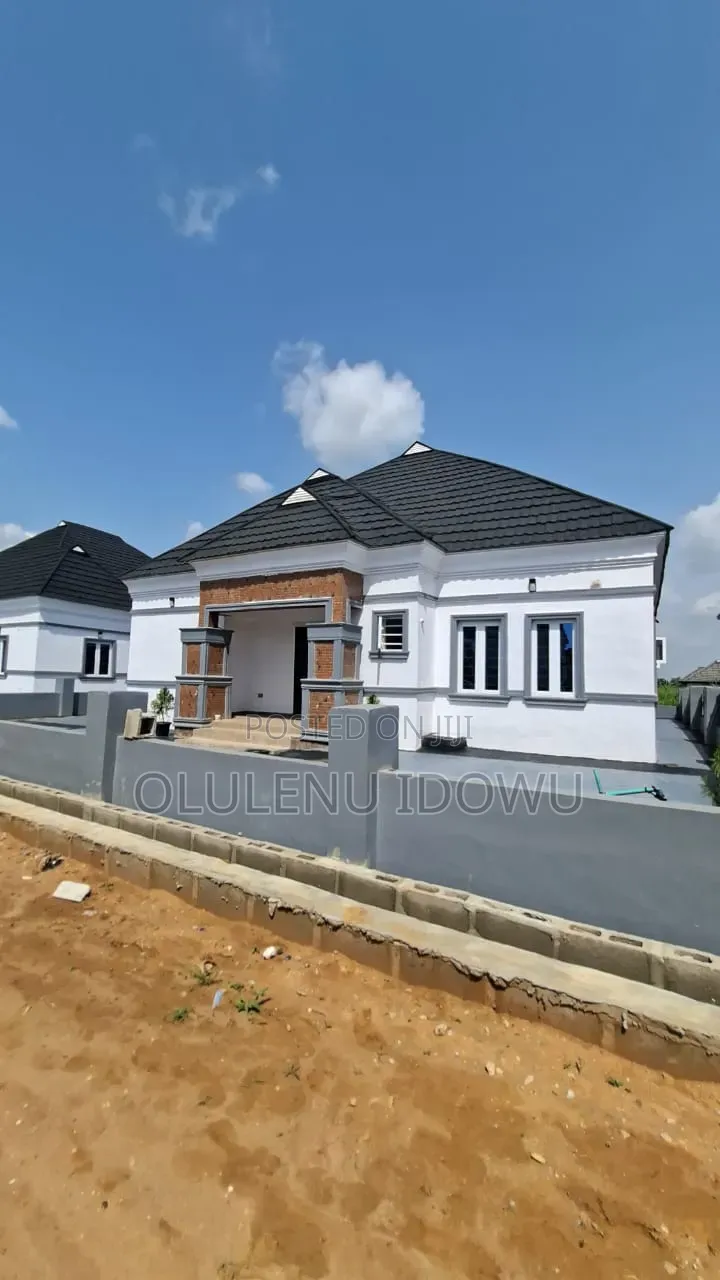 Furnished 3bdrm Bungalow in Blue Stone Garden, Obafemi-Owode for sale in Obafemi-Owode