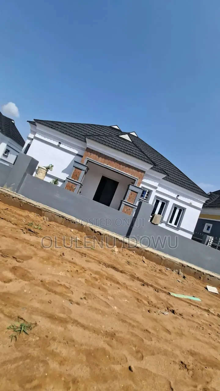 Furnished 3bdrm Bungalow in Blue Stone Garden, Obafemi-Owode for sale in Obafemi-Owode