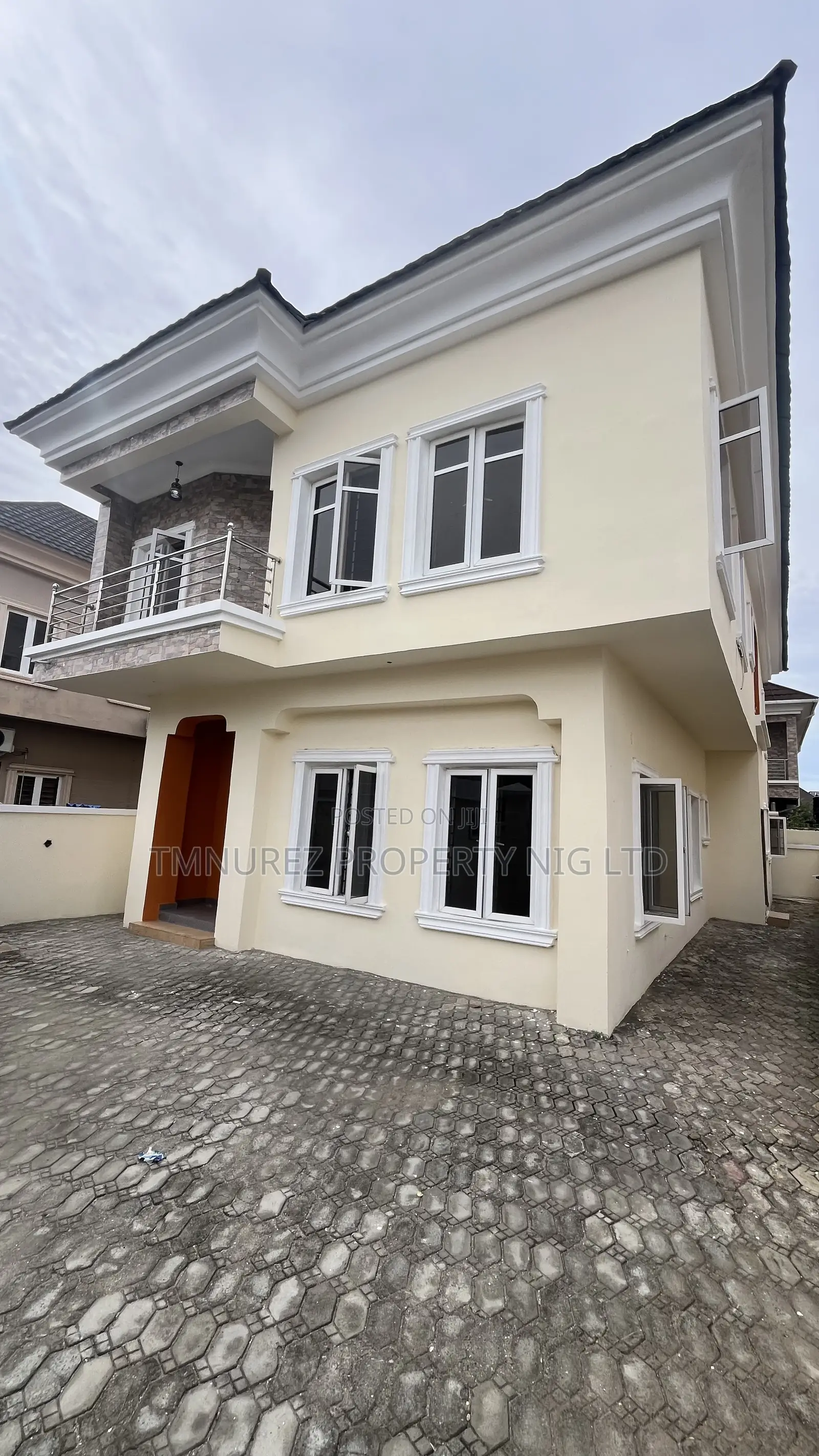 5bdrm Duplex in Ikota Estate for rent in Ikota