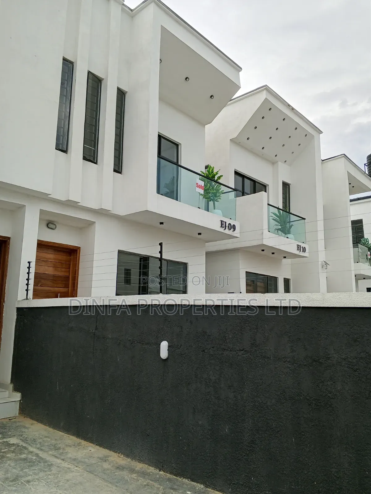 4bdrm Duplex in Ikota for rent in Ikota