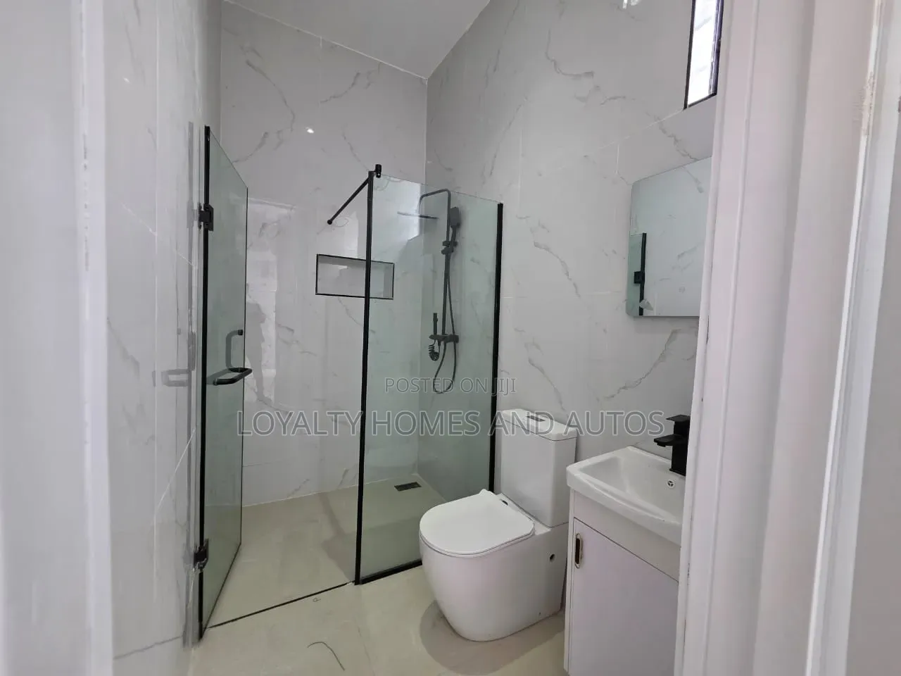 4bdrm Duplex in Parkview Estate for sale in Parkview Estate