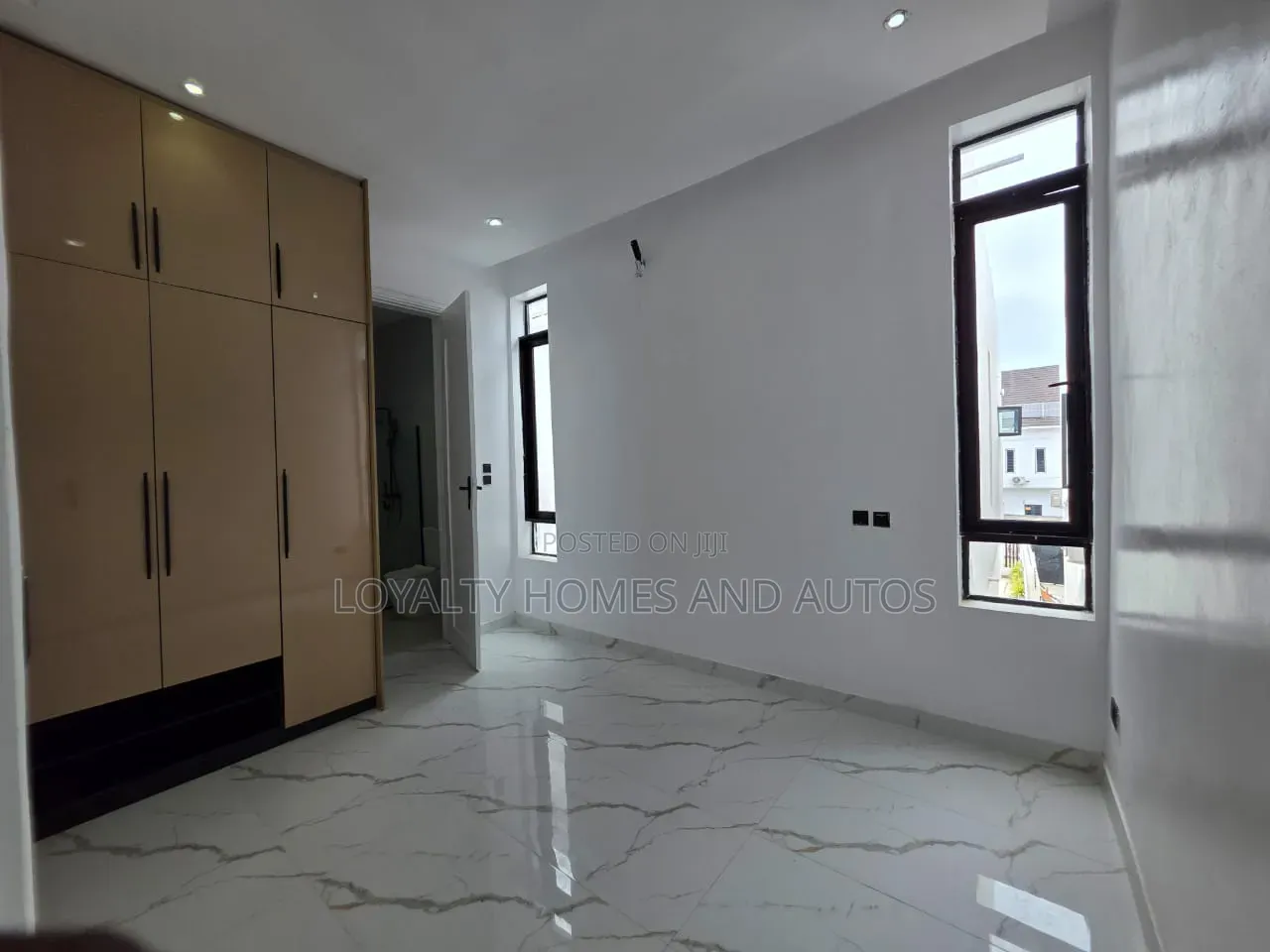 4bdrm Duplex in Parkview Estate for sale in Parkview Estate