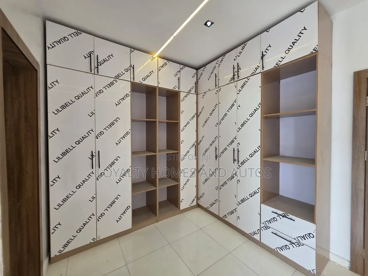 5bdrm Duplex in Adeniyi Jones for sale in Adeniyi Jones