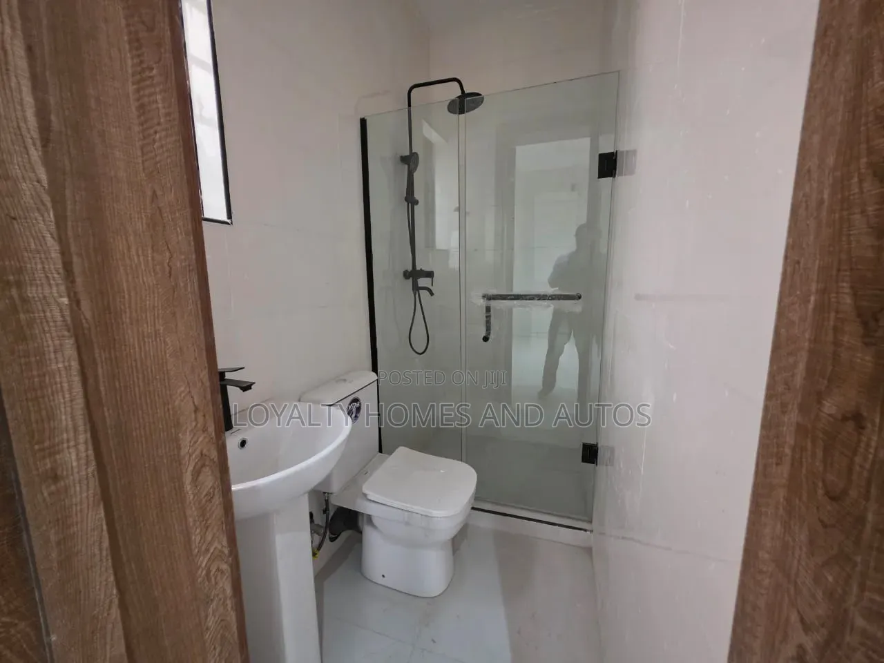 5bdrm Duplex in Adeniyi Jones for sale in Adeniyi Jones