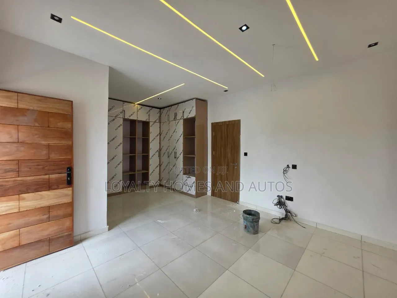 5bdrm Duplex in Adeniyi Jones for sale in Adeniyi Jones