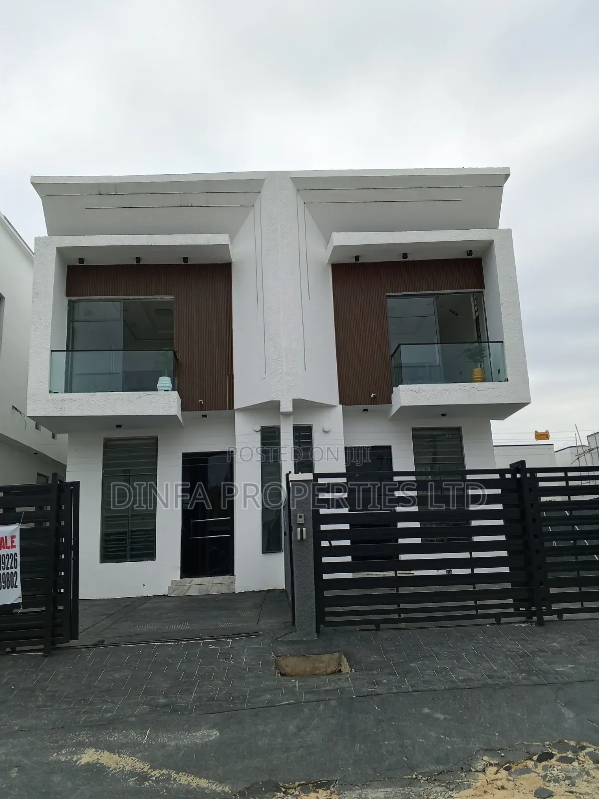 4bdrm Duplex in Ikota for sale in Ikota