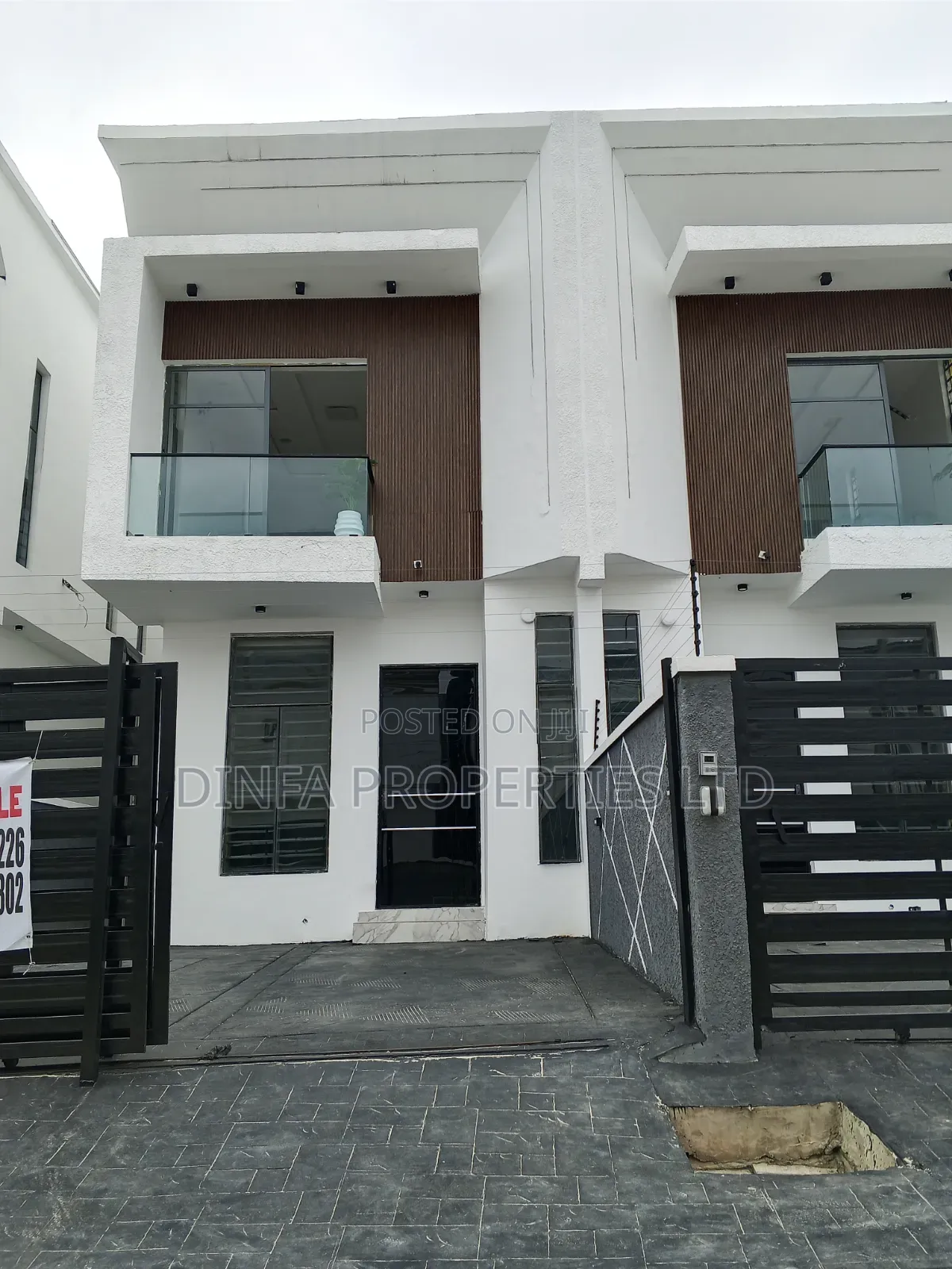 4bdrm Duplex in Ikota for sale in Ikota