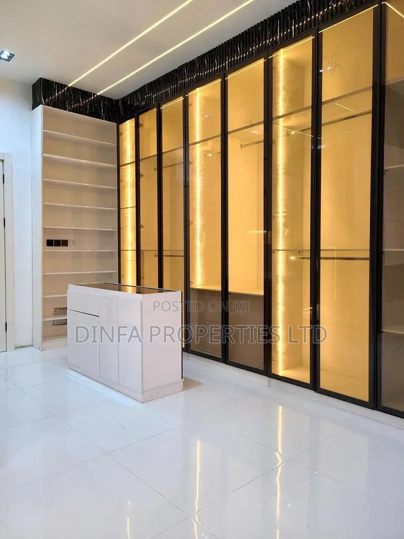 5bdrm Duplex in Ikota for sale in Ikota