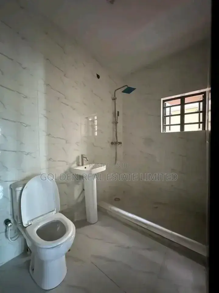 4bdrm Duplex in Oluyole for sale in Oluyole