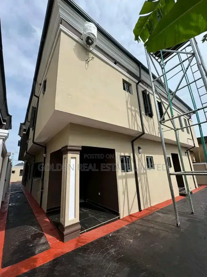 4bdrm Duplex in Oluyole for sale in Oluyole