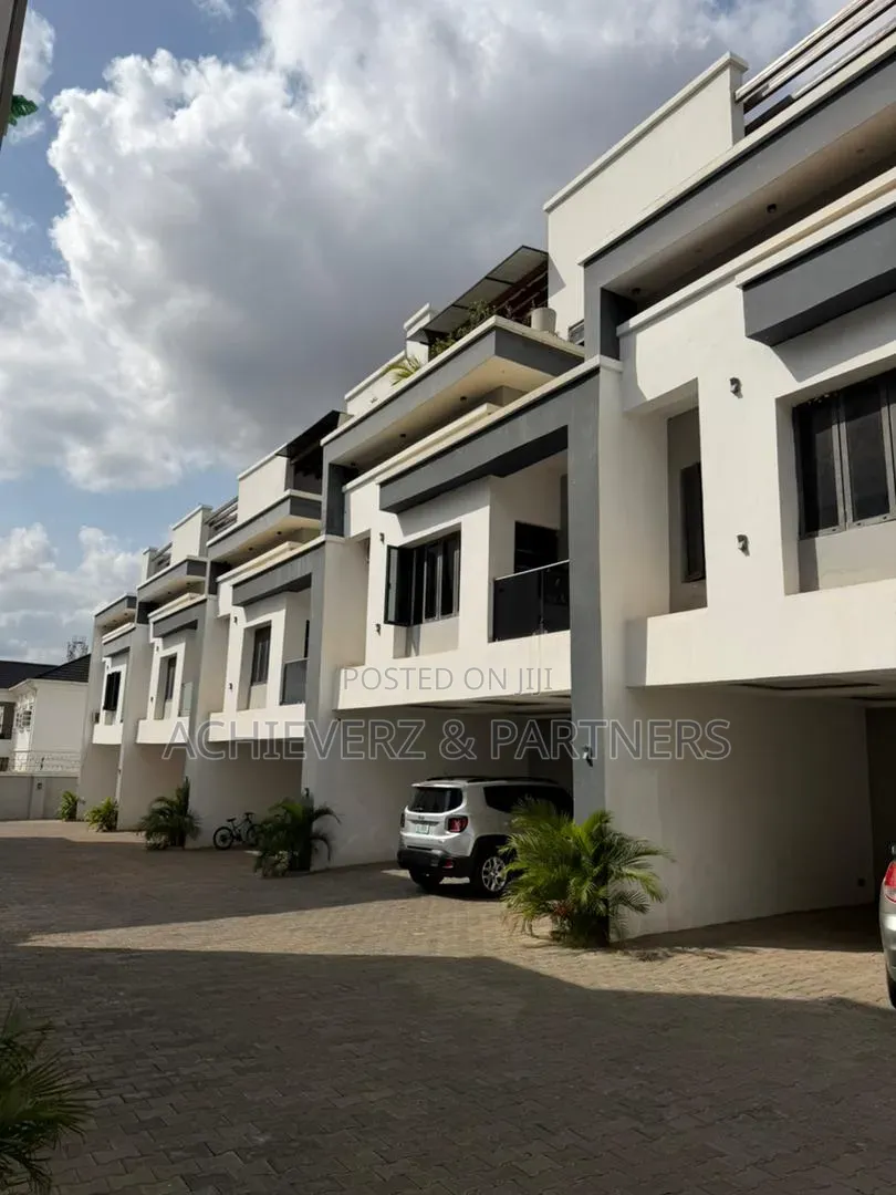 4bdrm Duplex in Wuye for sale in Wuye