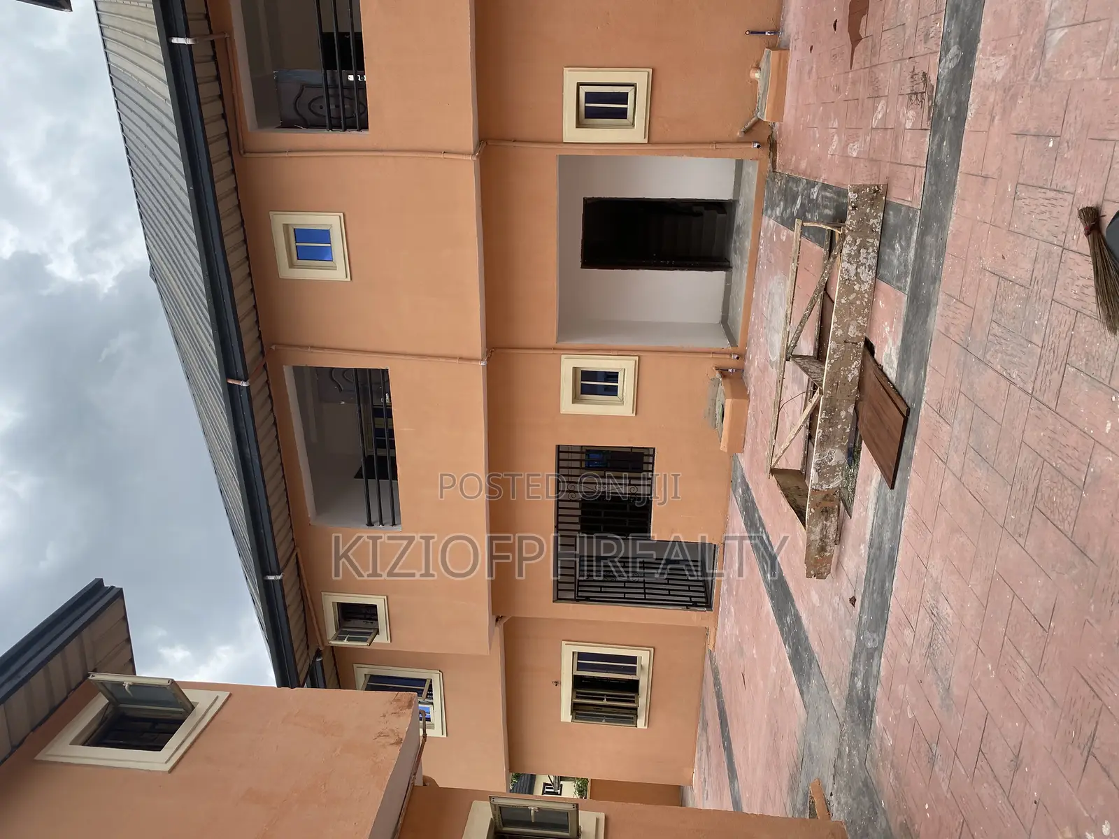 Furnished 2bdrm Block of Flats in Mandela Estate, Obio-Akpor for rent in Obio-Akpor