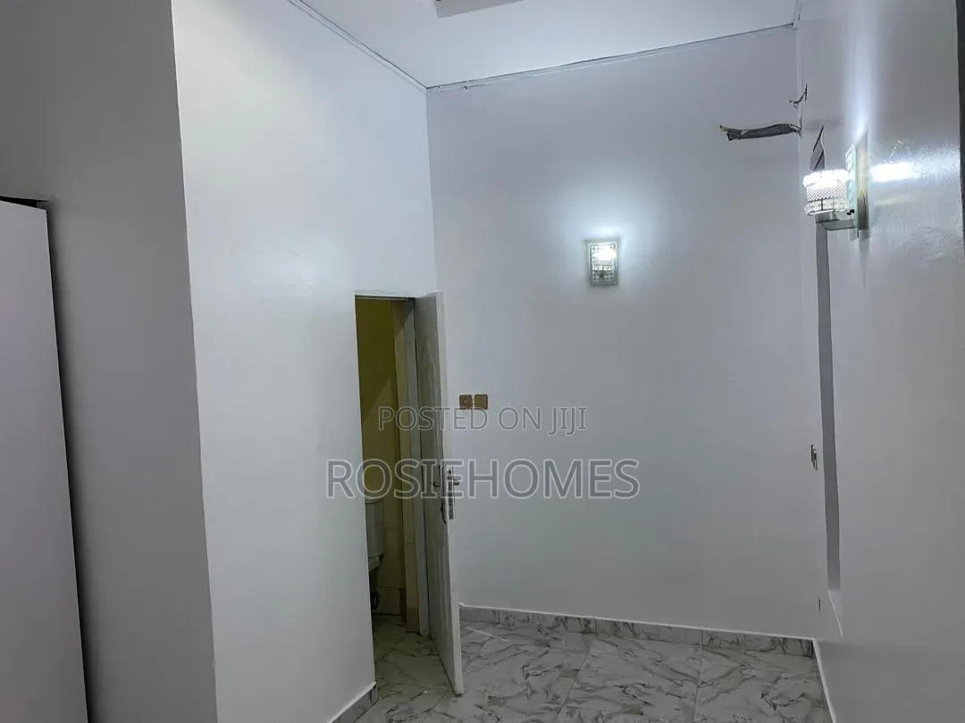 1bdrm Block of Flats in Thomas Estate for rent in Thomas Estate