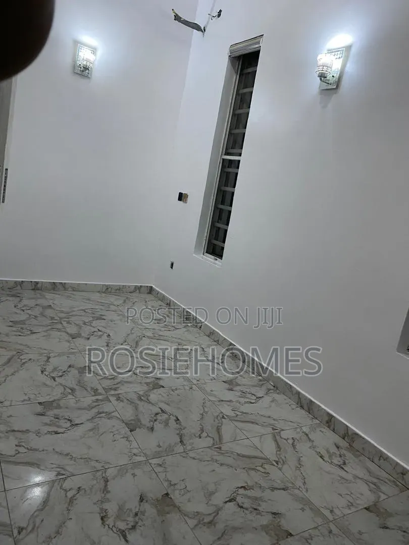 1bdrm Block of Flats in Thomas Estate for rent in Thomas Estate