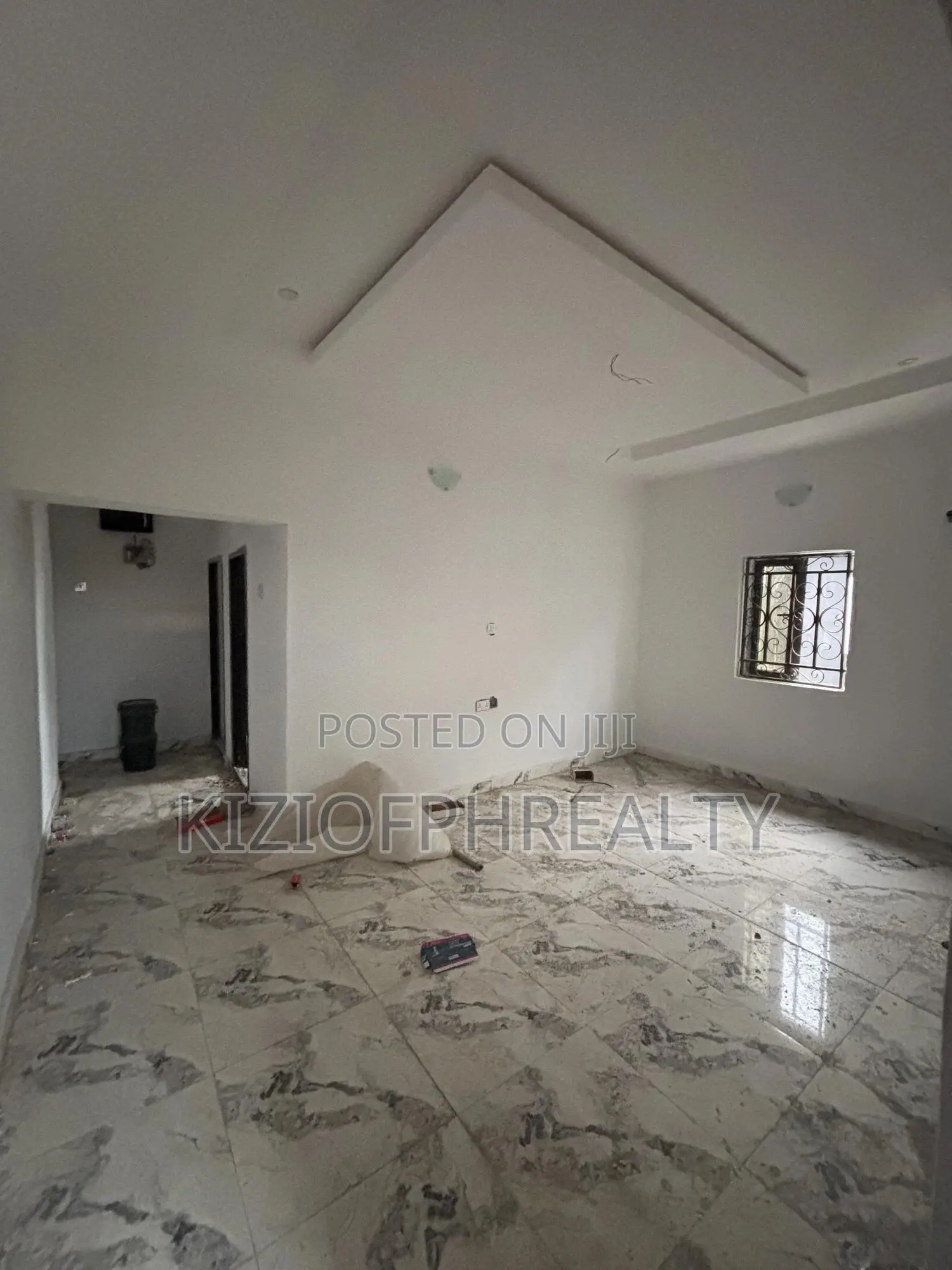 Furnished 1bdrm Block of Flats in Sars Road, Obio-Akpor for rent in Obio-Akpor